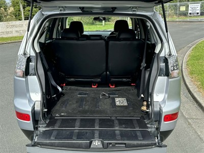 2008 Mitsubishi Outlander - Thumbnail