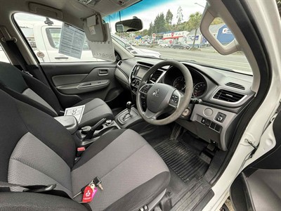 2017 Mitsubishi Triton - Thumbnail