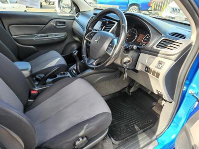 2015 Mitsubishi Triton - Thumbnail