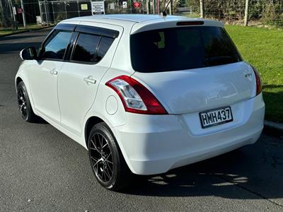 2012 Suzuki Swift - Thumbnail