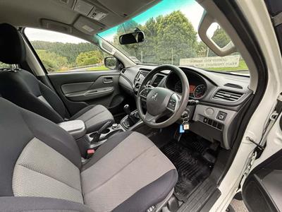 2015 Mitsubishi Triton - Thumbnail