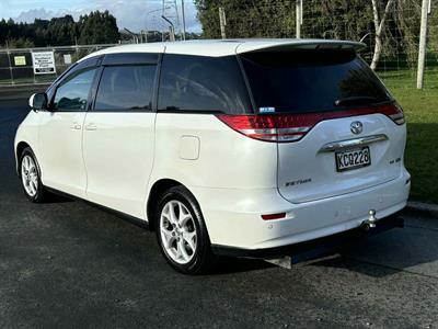 2006 Toyota Estima - Thumbnail