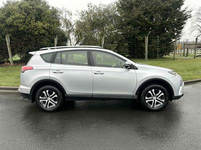 2016 Toyota Rav4 - Thumbnail