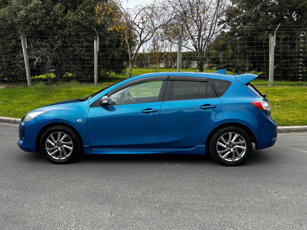 2013 Mazda Axela