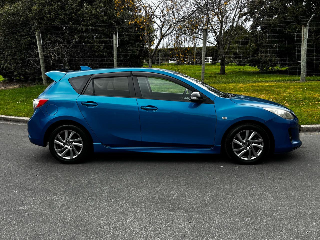 2013 Mazda Axela