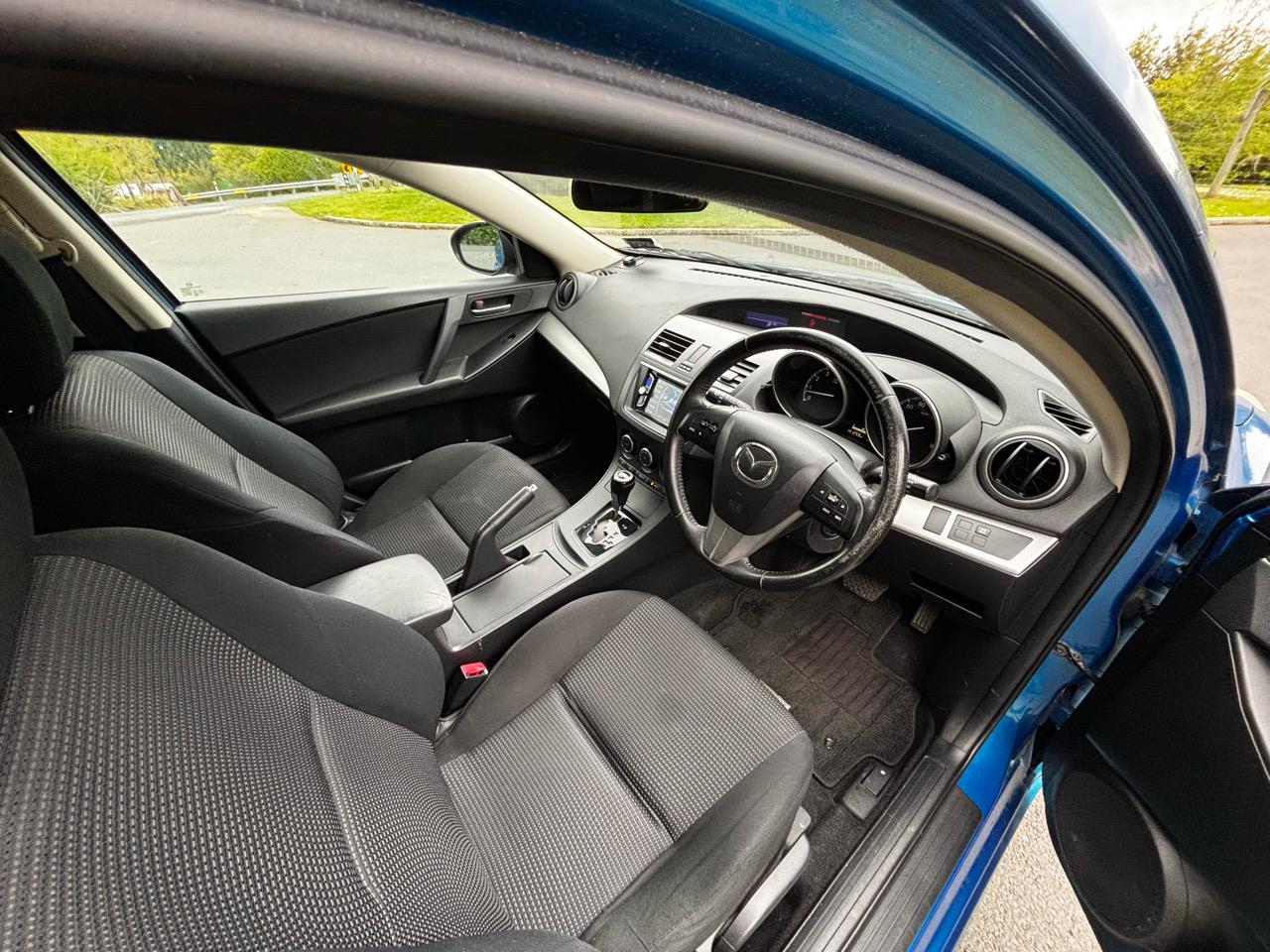 2013 Mazda Axela
