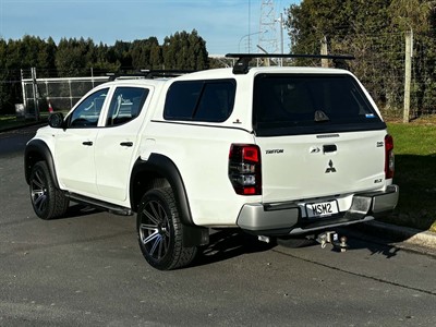2020 Mitsubishi Triton - Thumbnail