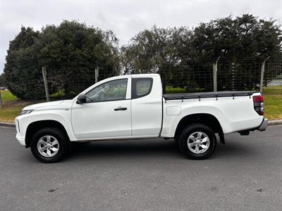 2020 Mitsubishi Triton - Thumbnail
