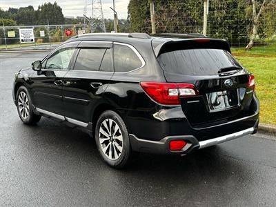 2015 Subaru Outback - Thumbnail