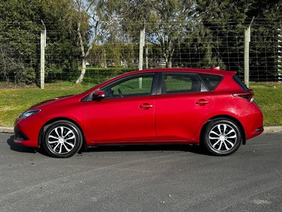2015 Toyota Corolla - Thumbnail