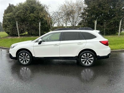 2016 Subaru Outback - Thumbnail