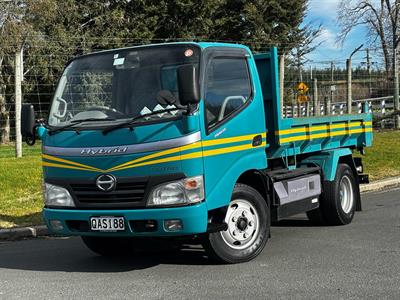 2010 Hino Dutro - Thumbnail