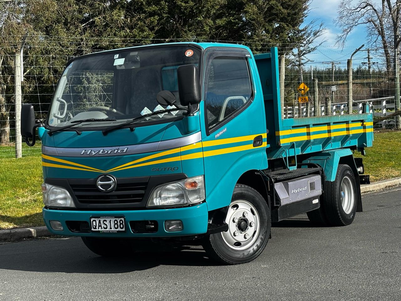 2010 Hino Dutro