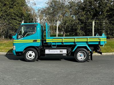 2010 Hino Dutro - Thumbnail