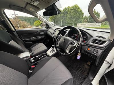 2021 Mitsubishi Triton - Thumbnail