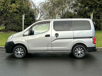 2010 Nissan Nv200 - Thumbnail