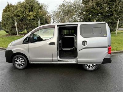 2010 Nissan Nv200 - Thumbnail