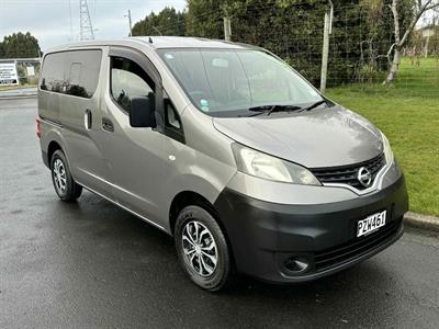 2010 Nissan Nv200 - Thumbnail