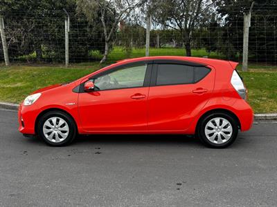 2013 Toyota Aqua - Thumbnail