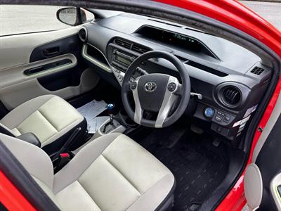 2013 Toyota Aqua - Thumbnail