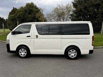 2019 Toyota Hiace - Thumbnail