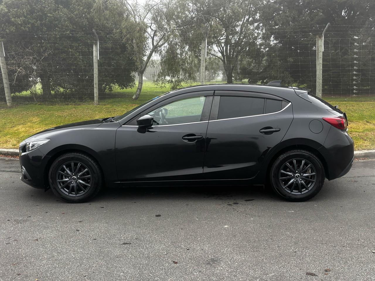 2013 Mazda Axela