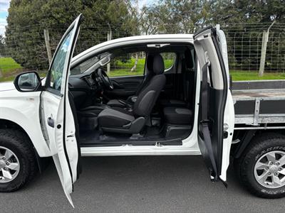 2020 Mitsubishi Triton - Thumbnail