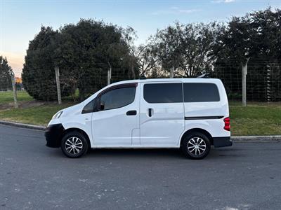 2011 Nissan Nv200 - Thumbnail