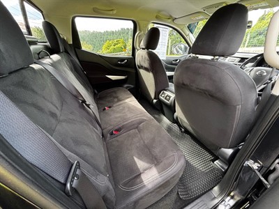 2020 Nissan Navara - Thumbnail