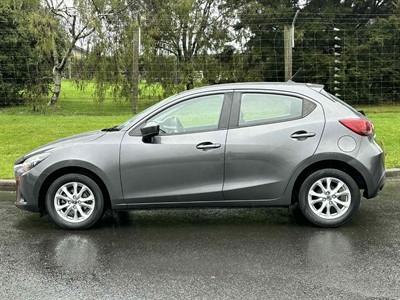 2018 Mazda Mazda2 - Thumbnail