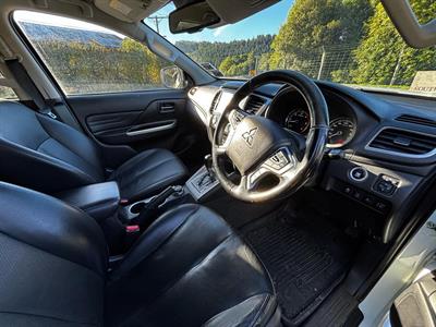 2022 Mitsubishi Triton - Thumbnail