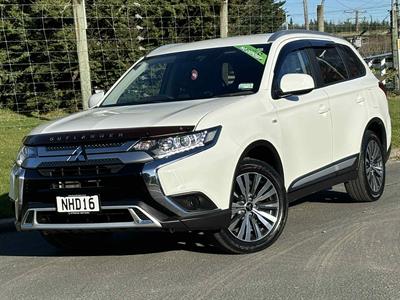2021 Mitsubishi Outlander - Thumbnail