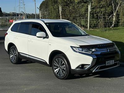 2021 Mitsubishi Outlander - Thumbnail