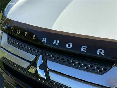 2021 Mitsubishi Outlander - Thumbnail