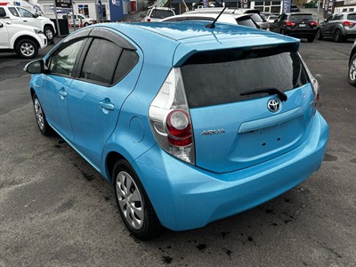 2013 Toyota Aqua - Thumbnail